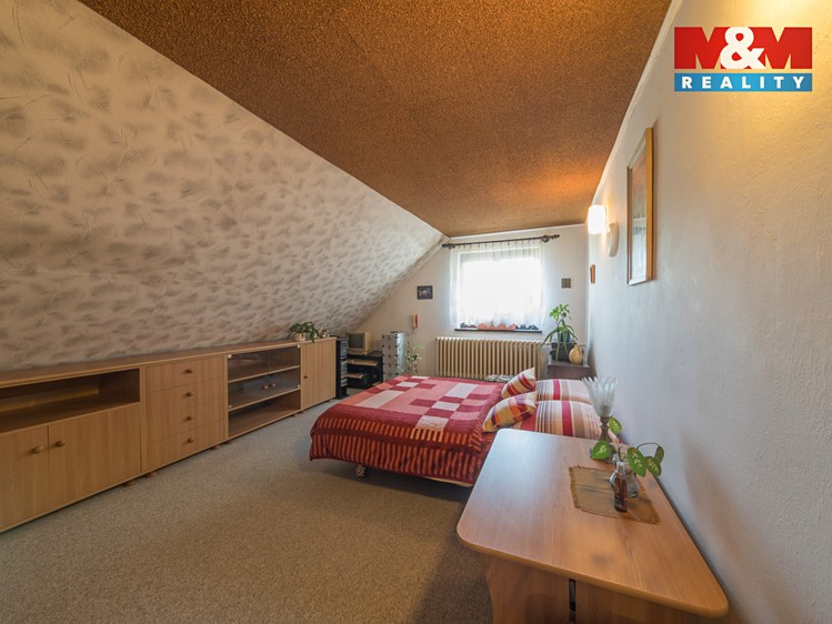 Prodej  rodinného domu 268 m², pozemek 878 m² - foto 4