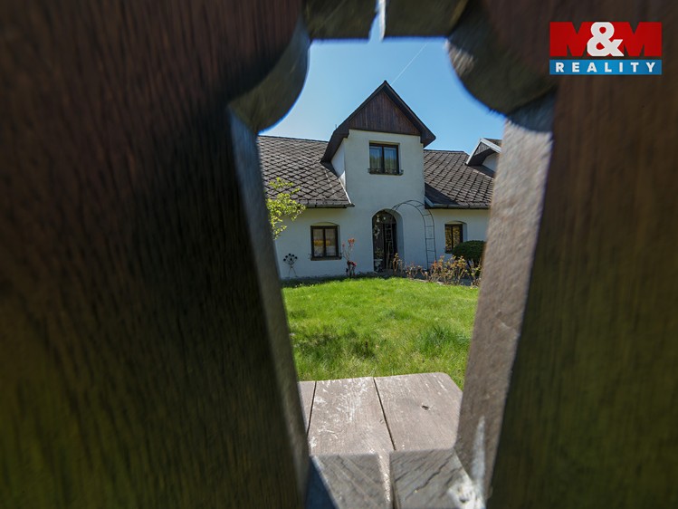 Prodej  rodinného domu 268 m², pozemek 878 m² - foto 3