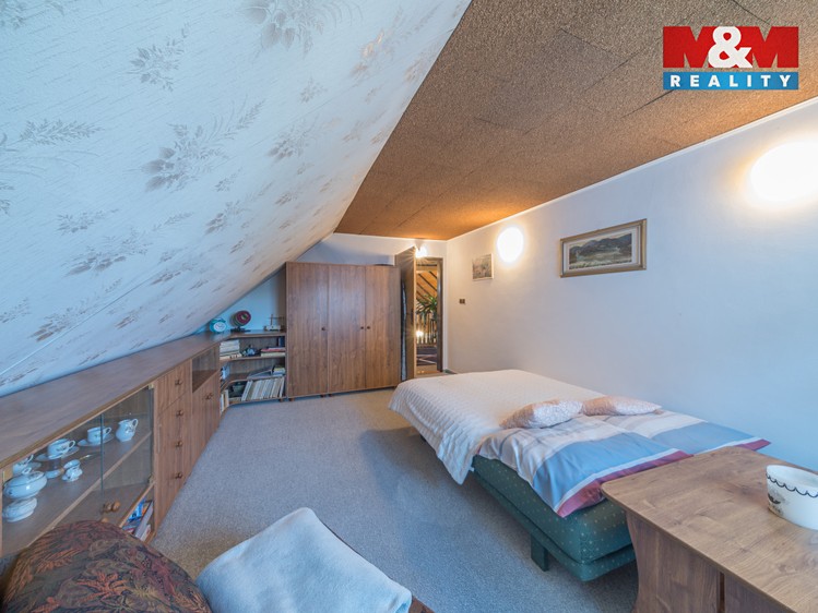 Prodej  rodinného domu 268 m², pozemek 878 m² - foto 7