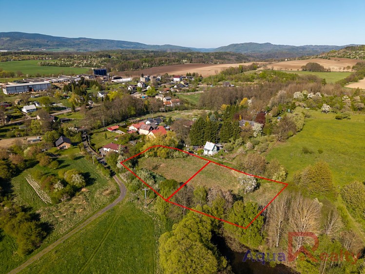 Prodej stavebního pozemku 4 376 m² - foto 1
