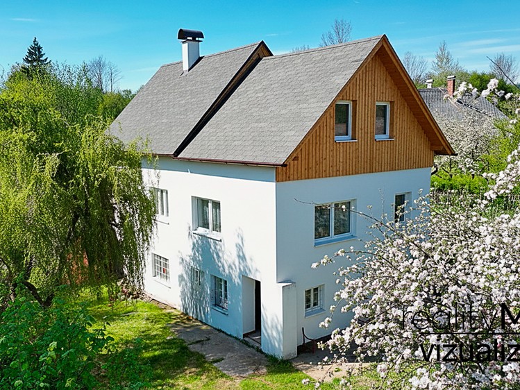 Prodej rodinného domu 193 m², pozemek 602 m² - foto 2