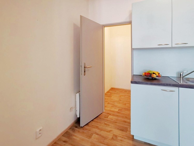 Pronájem bytu 2+kk 70 m² - foto 8