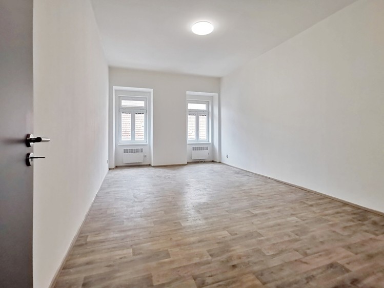 Pronájem bytu 1+1 38 m² - foto 2