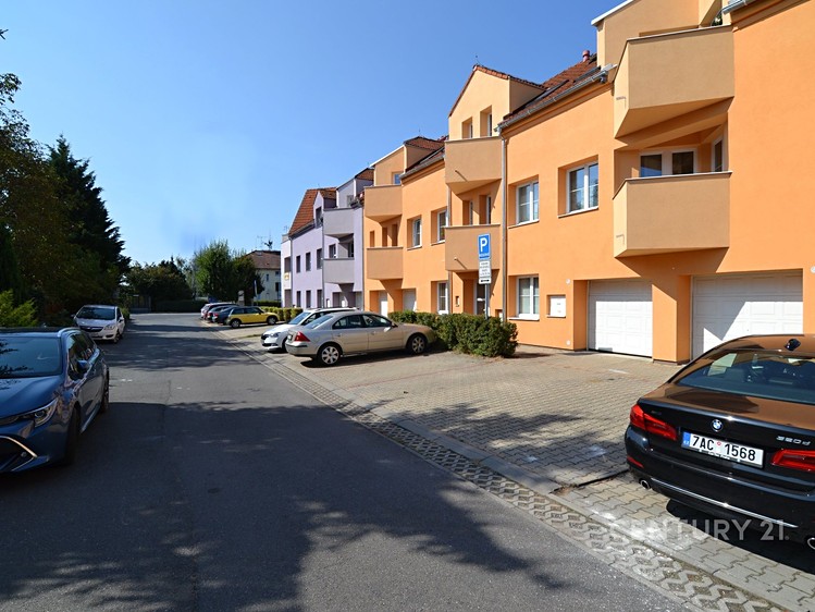 Pronájem bytu 1+kk 35 m² - foto 7