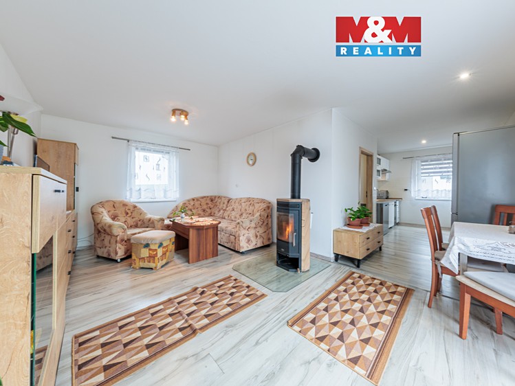 Prodej rodinného domu 59 m², pozemek 670 m² - foto 1
