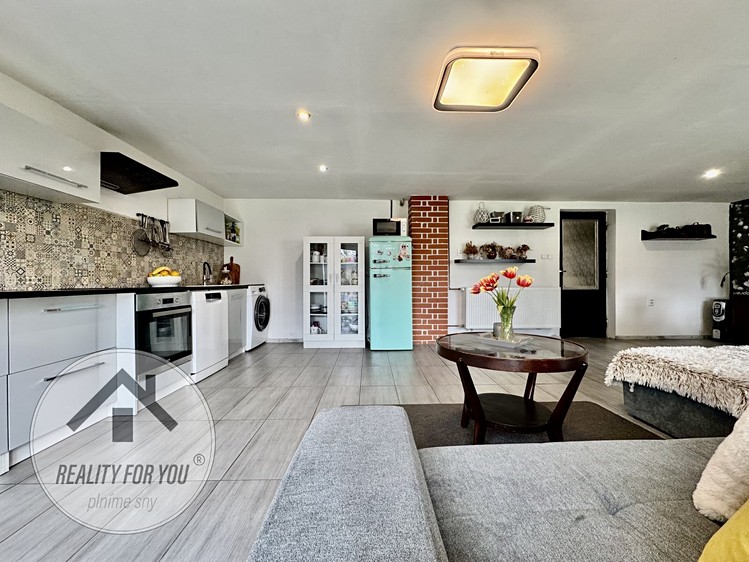 Prodej  rodinného domu 240 m², pozemek 6 384 m² - foto 6