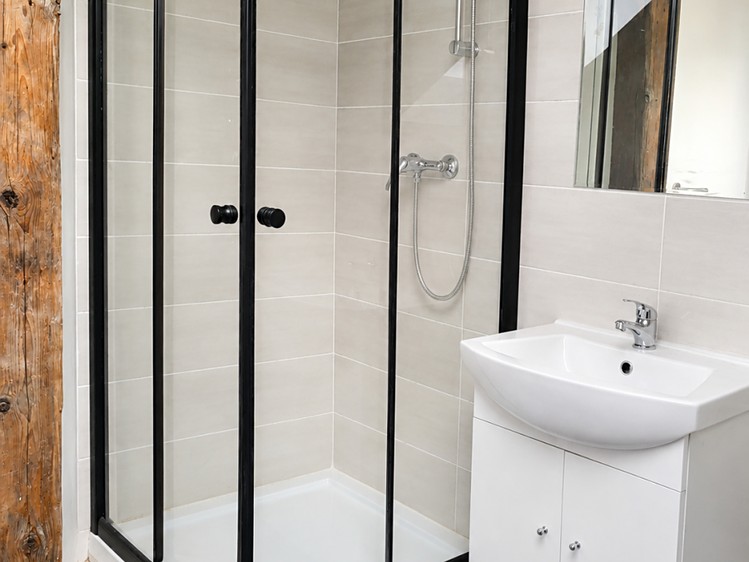 Pronájem bytu 1+kk 30 m² (Podkrovní) - foto 2