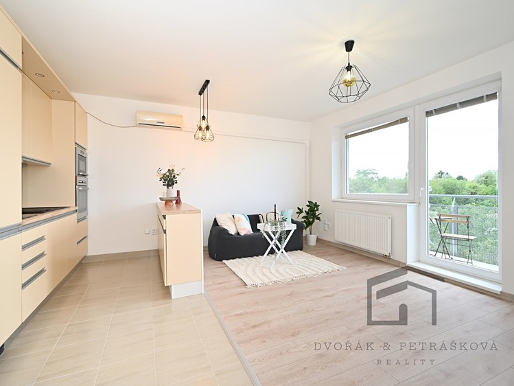 Pronájem bytu 2+kk 47 m² - foto 3