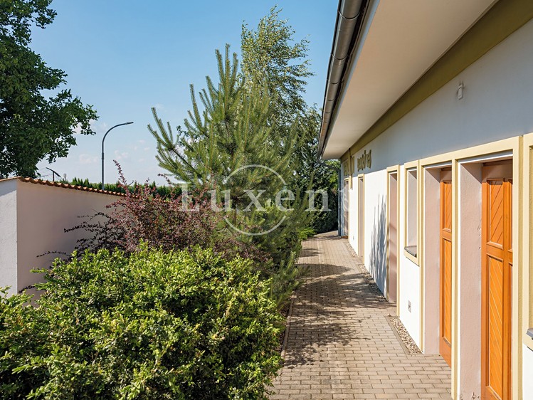 Prodej rodinného domu 580 m², pozemek 2 913 m² - foto 7