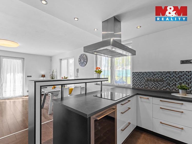 Prodej  rodinného domu 216 m², pozemek 1 236 m² - foto 8