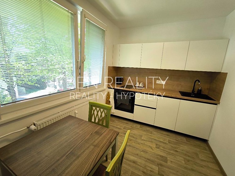 Prodej bytu 1+1 35 m² - foto 1