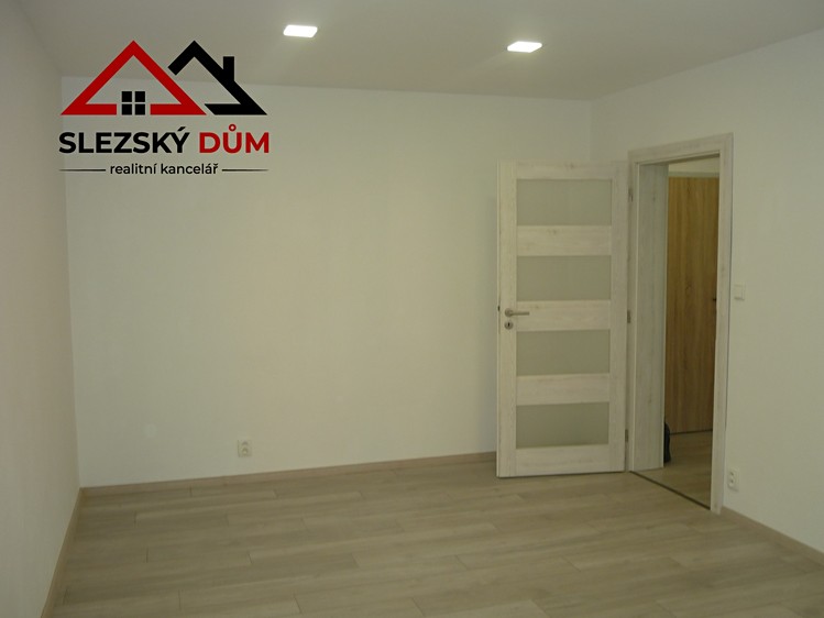 Pronájem bytu 1+1 38 m² - foto 5