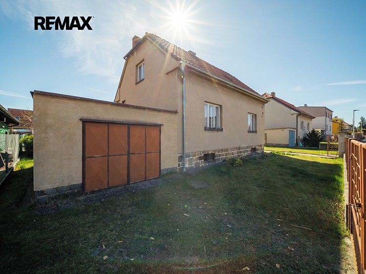 Prodej rodinného domu 82 m², pozemek 900 m² - foto 1