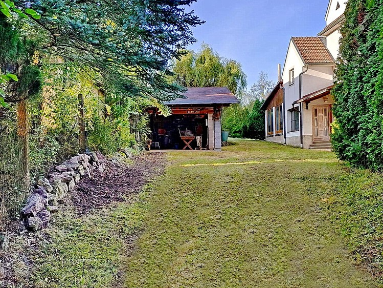 Prodej vícegeneračního domu 186 m², pozemek 2 048 m² - foto 7