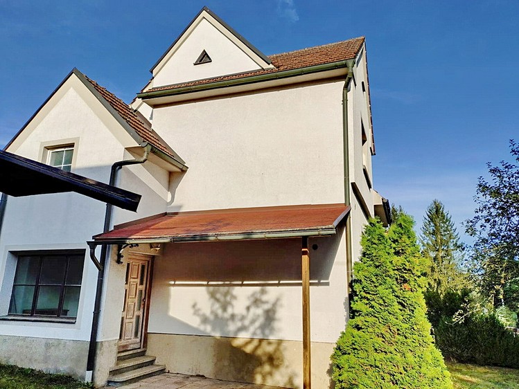 Prodej vícegeneračního domu 186 m², pozemek 2 048 m² - foto 6