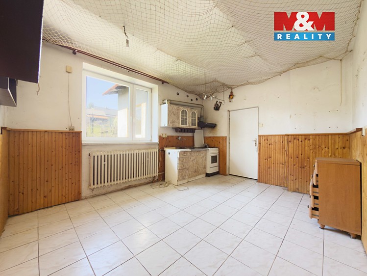Prodej rodinného domu 156 m², pozemek 6 315 m² - foto 2