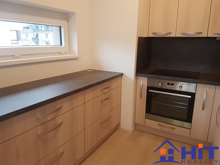 Pronájem bytu 3+kk 78 m² - foto 3