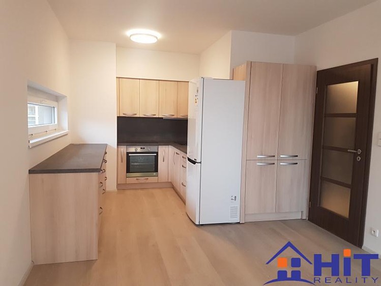Pronájem bytu 3+kk 78 m² - foto 4