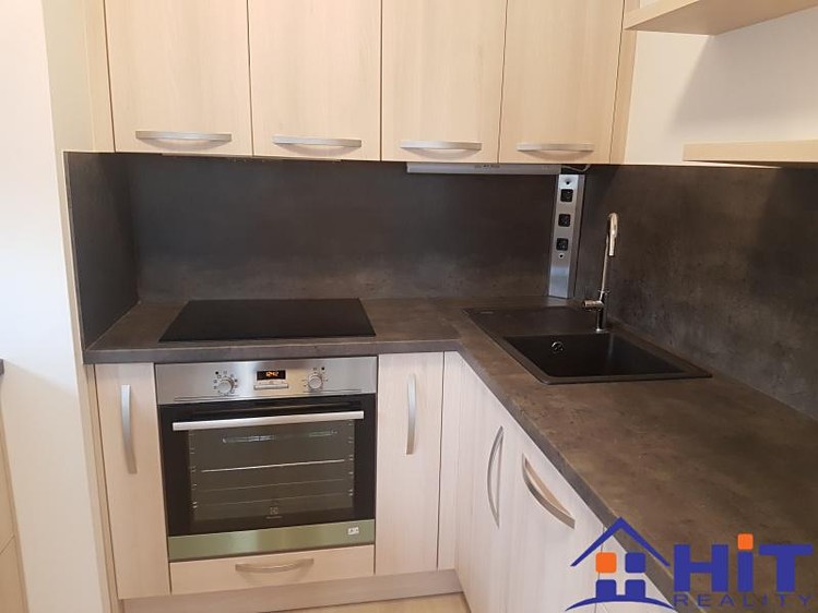 Pronájem bytu 3+kk 78 m² - foto 5