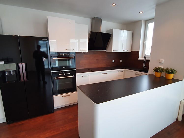 Pronájem bytu 4+kk 170 m² - foto 2
