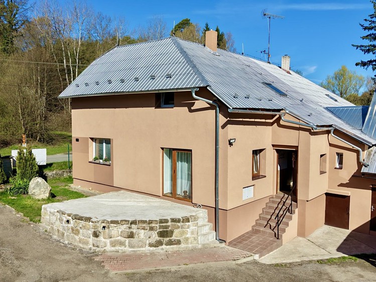 Prodej rodinného domu 157 m², pozemek 1 345 m² - foto 2