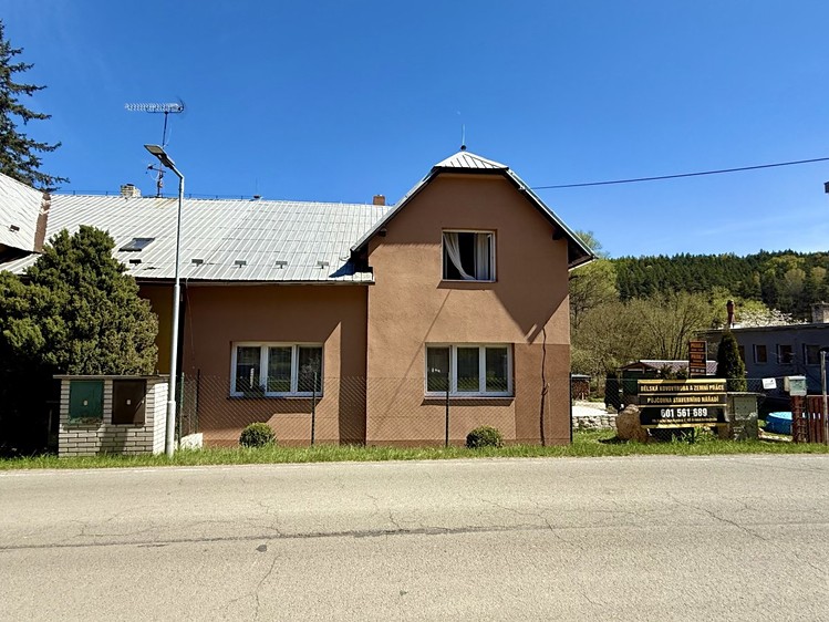 Prodej rodinného domu 157 m², pozemek 1 345 m² - foto 4