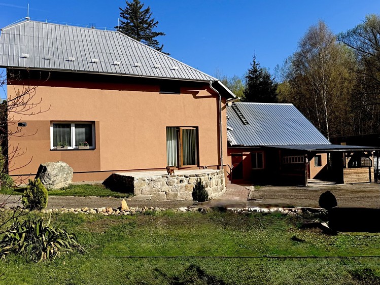 Prodej rodinného domu 157 m², pozemek 1 345 m² - foto 3