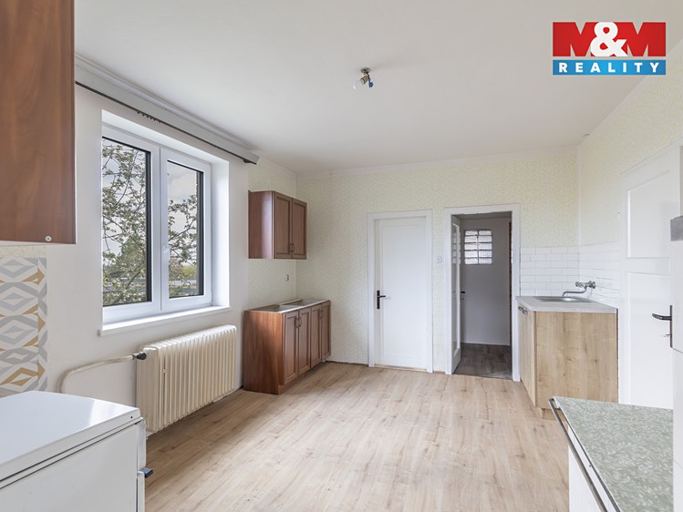 Prodej  rodinného domu 240 m², pozemek 1 223 m² - foto 4