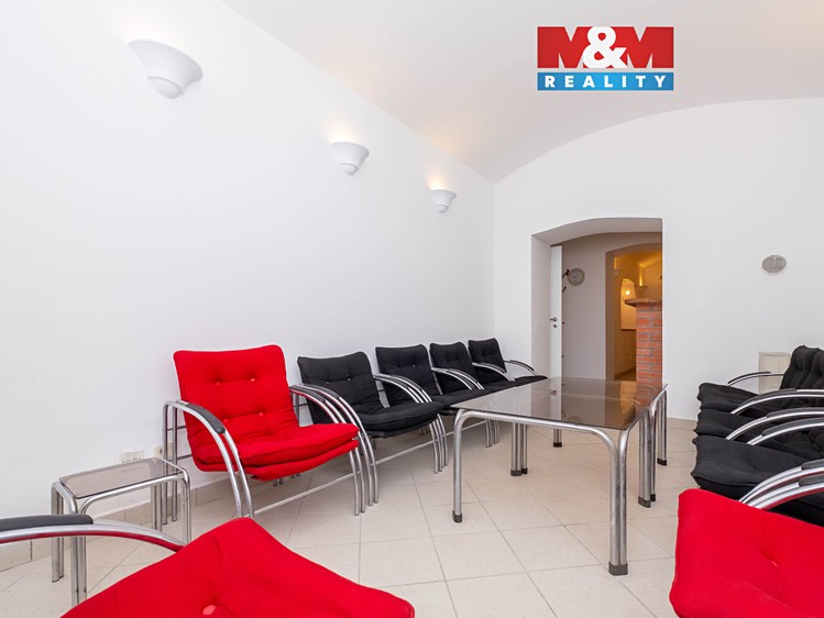 Pronájem kanceláře 61 m² - foto 1