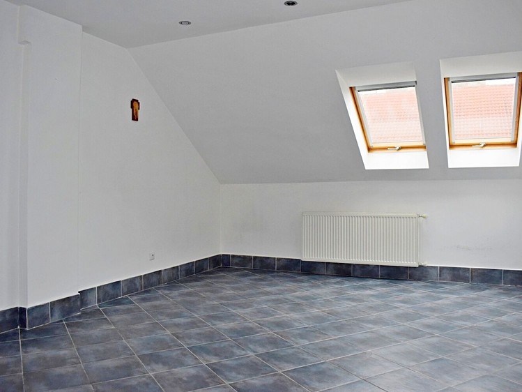 Pronájem bytu 2+kk 63 m² (Podkrovní) - foto 2