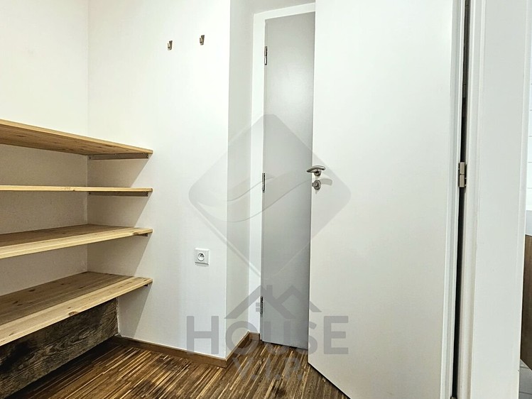 Prodej bytu 1+kk 36 m² (Podkrovní) - foto 7