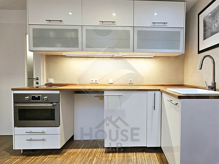 Prodej bytu 1+kk 36 m² (Podkrovní) - foto 5