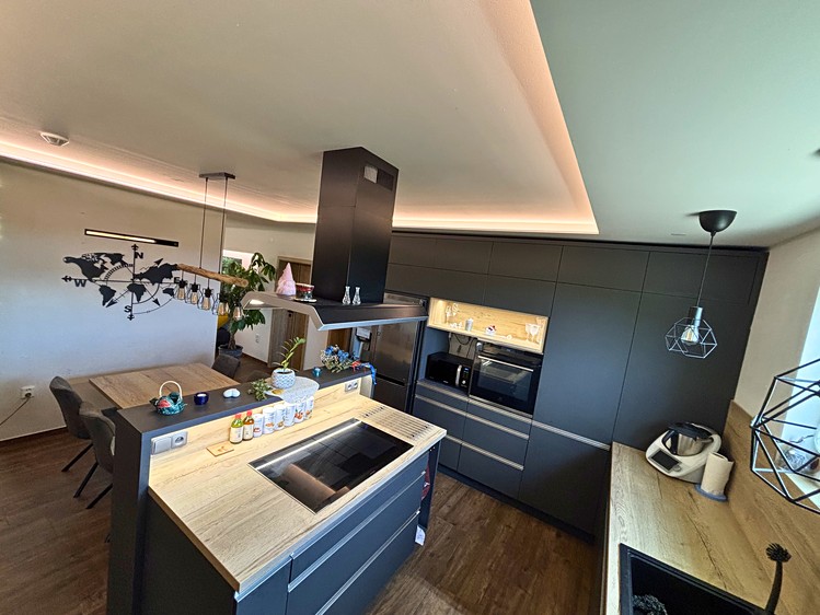 Prodej rodinného domu 102 m², pozemek 571 m² - foto 2