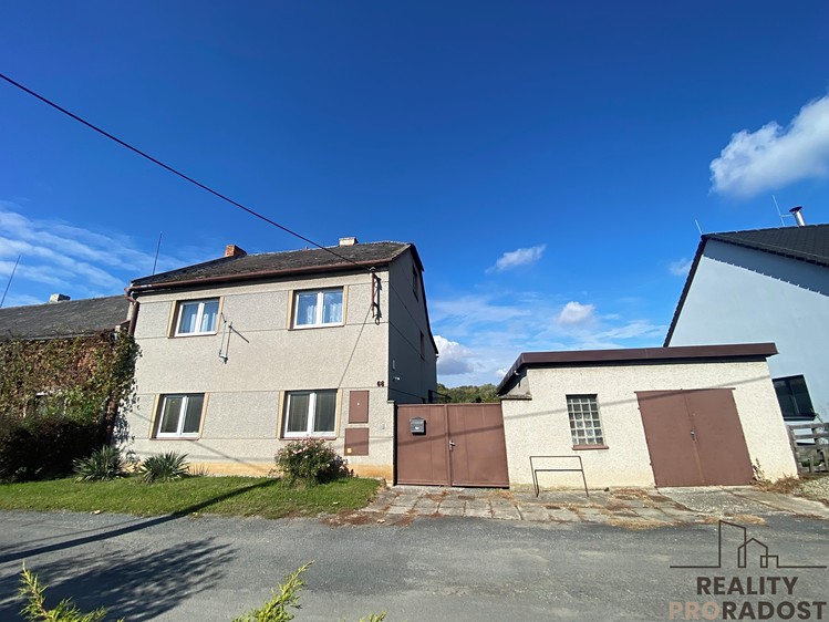 Prodej rodinného domu 140 m², pozemek 845 m² - foto 1
