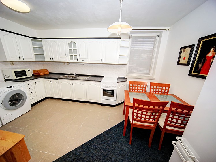 Prodej bytu 2+kk 64 m² (Podkrovní) - foto 1