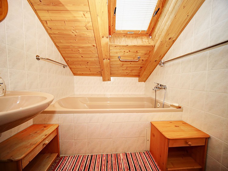 Prodej bytu 2+kk 64 m² (Podkrovní) - foto 7