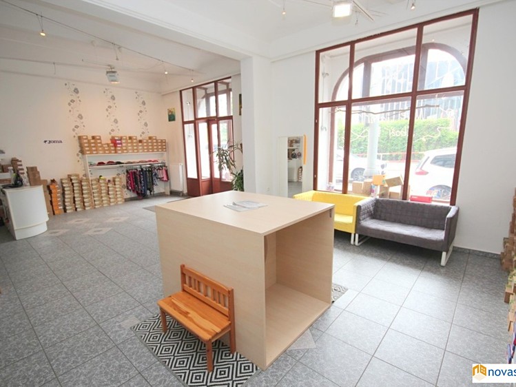 Pronájem obchodního prostoru 102 m² - foto 1
