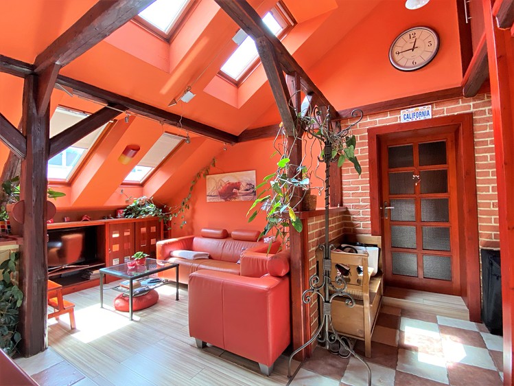 Pronájem bytu 2+kk 52 m² (Podkrovní) - foto 6