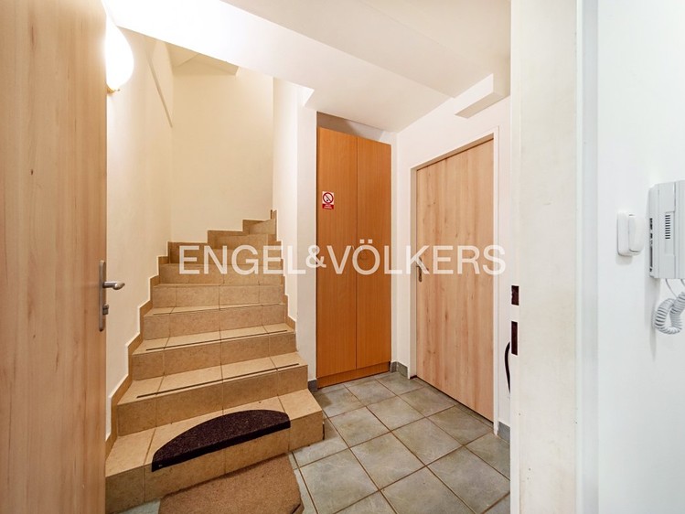 Pronájem bytu 3+kk 88 m² - foto 8