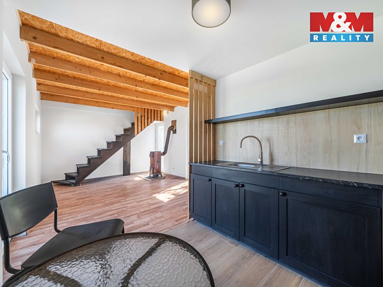 Prodej chaty 46 m², pozemek 355 m² - foto 5