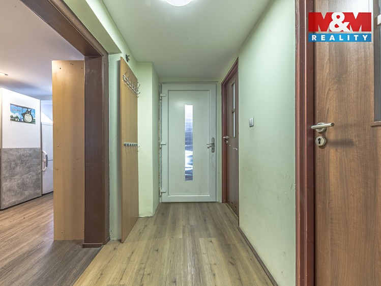 Prodej rodinného domu 223 m², pozemek 182 m² - foto 8