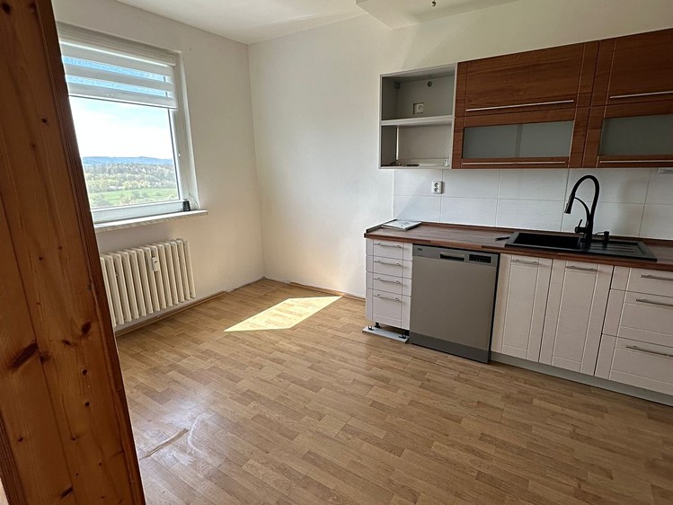 Pronájem bytu 3+1 74 m² - foto 2