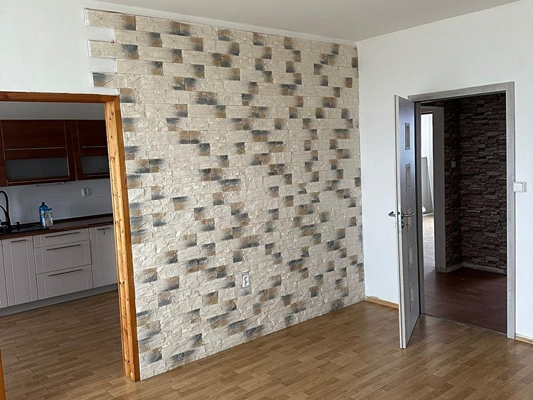 Pronájem bytu 3+1 74 m² - foto 3