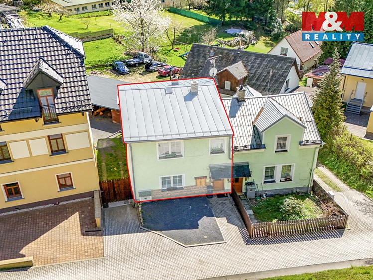 Prodej rodinného domu 142 m², pozemek 750 m² - foto 4