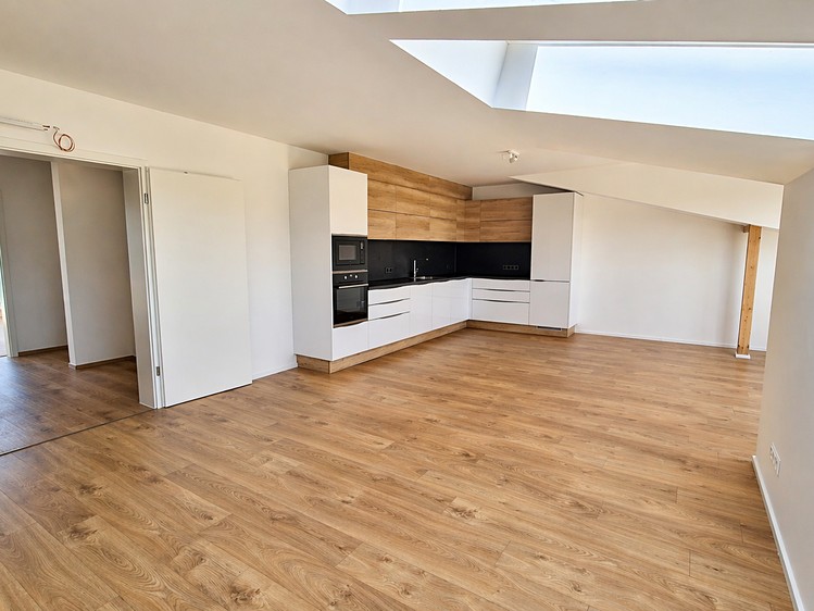 Pronájem bytu 3+kk 94 m² (Jednopodlažní) - foto 3