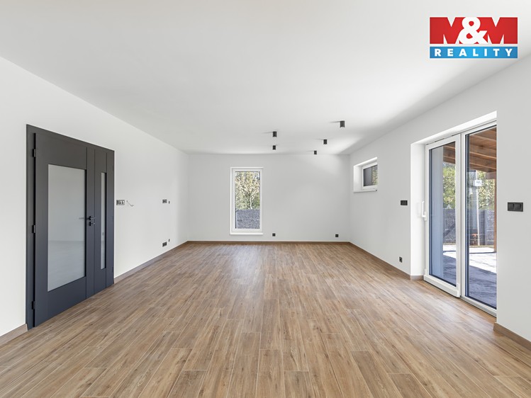 Prodej rodinného domu 114 m², pozemek 951 m² - foto 8