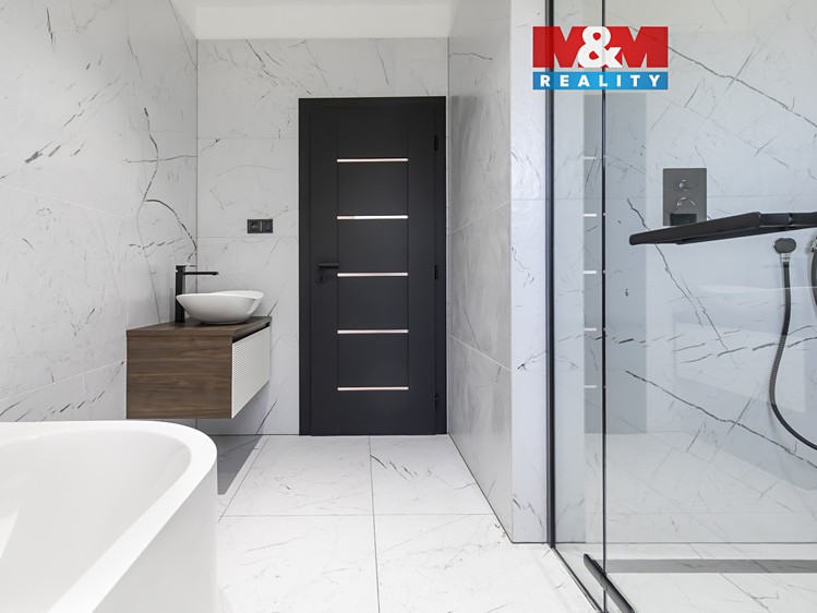 Prodej rodinného domu 114 m², pozemek 951 m² - foto 1