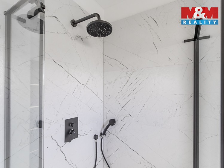 Prodej rodinného domu 114 m², pozemek 951 m² - foto 3