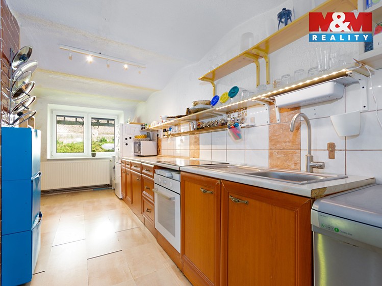 Prodej rodinného domu 240 m², pozemek 458 m² - foto 7