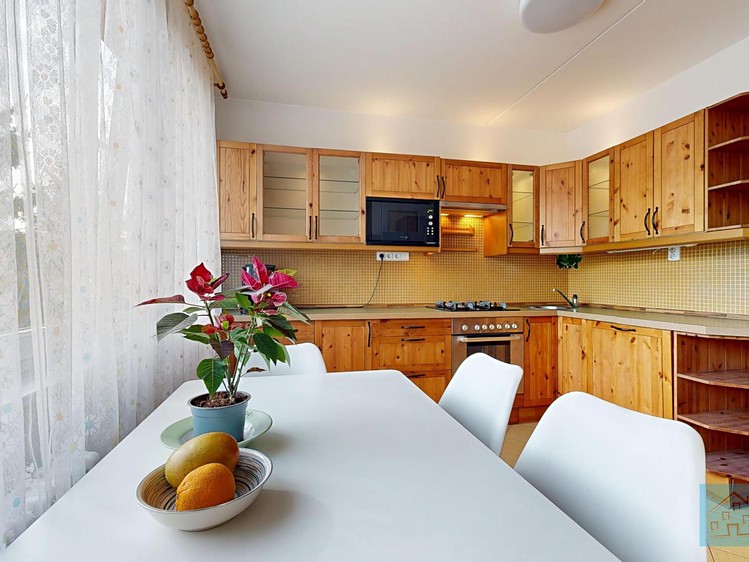 Prodej bytu 4+1 93 m² (Jednopodlažní) - foto 2